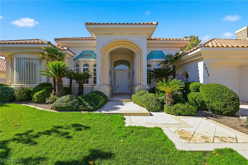 2017 Eagle Trace Way, Las Vegas, NV 89117