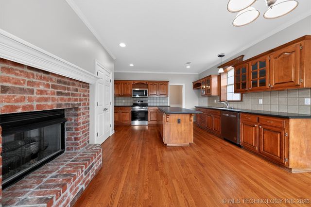 1907 W Rockport Place, Broken Arrow, OK 74012