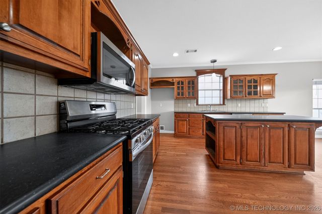 1907 W Rockport Place, Broken Arrow, OK 74012