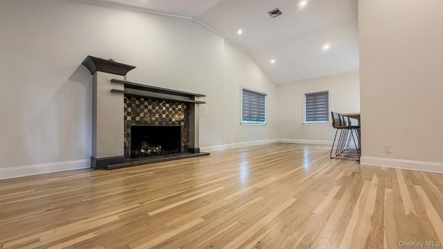16 Brookside Drive, Huntington, NY 11743