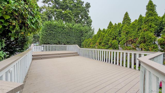 16 Brookside Drive, Huntington, NY 11743