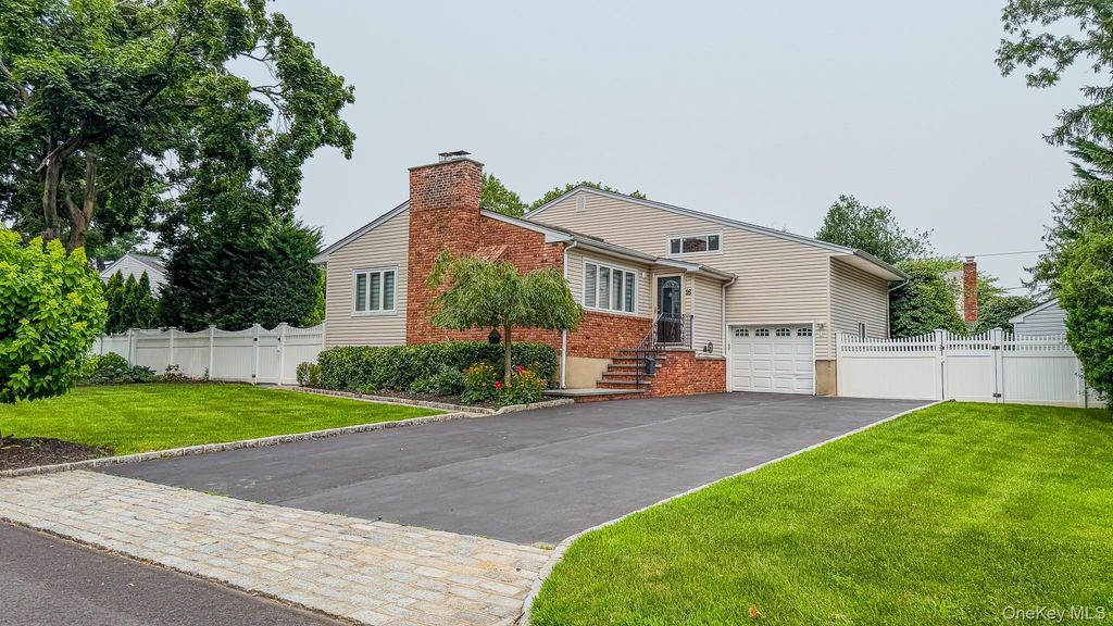 16 Brookside Drive, Huntington, NY 11743