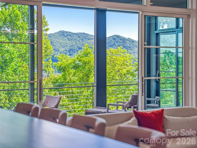 1121 Timberbluff Way, Arden, NC 28704