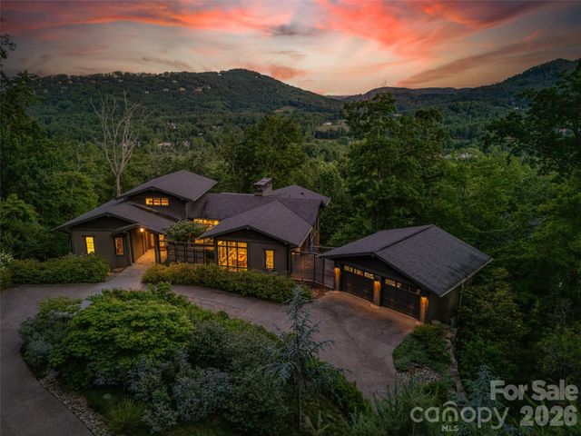 1121 Timberbluff Way, Arden, NC 28704