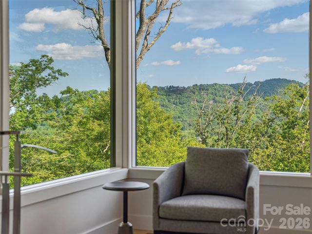 1121 Timberbluff Way, Arden, NC 28704