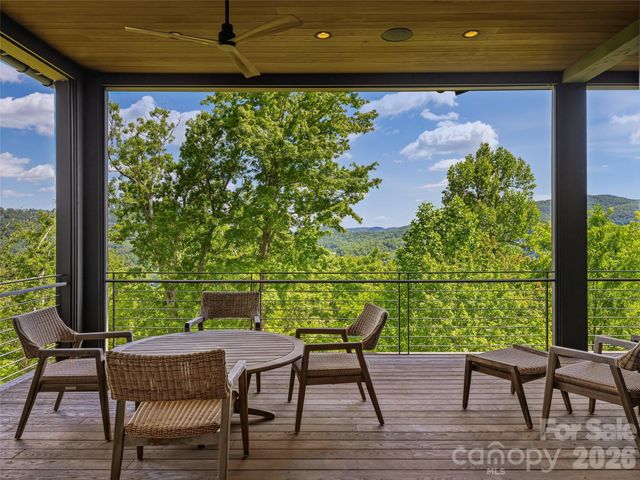 1121 Timberbluff Way, Arden, NC 28704