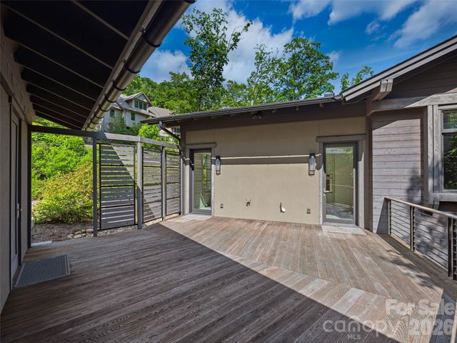 1121 Timberbluff Way, Arden, NC 28704