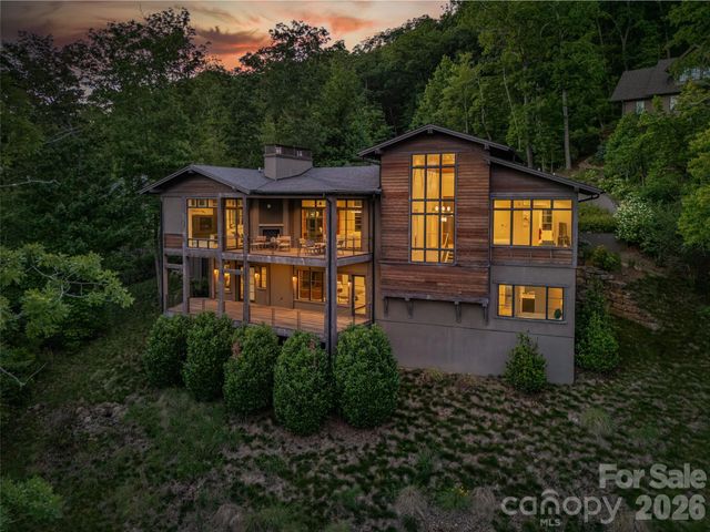 1121 Timberbluff Way, Arden, NC 28704