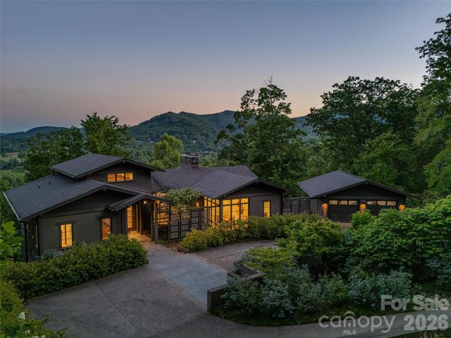 1121 Timberbluff Way, Arden, NC 28704