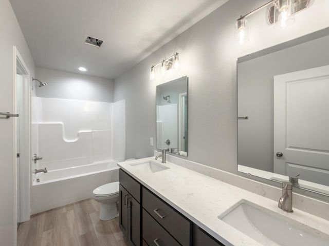 3240 36th Avenue S, Moorhead, MN 56560