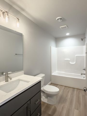 3240 36th Avenue S, Moorhead, MN 56560