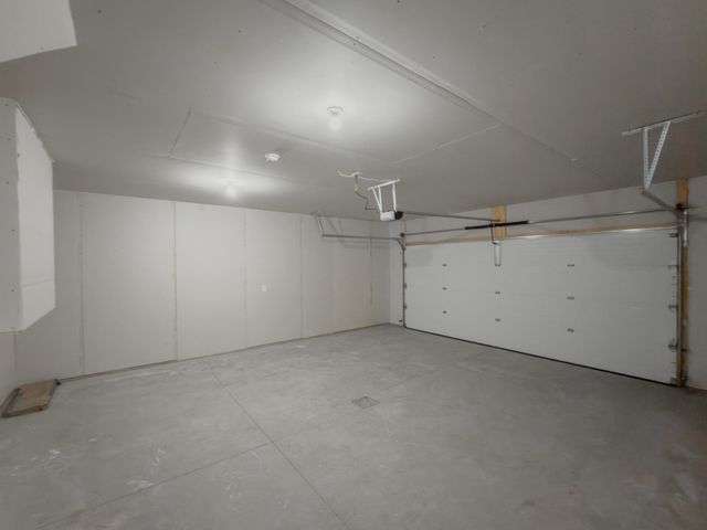 3240 36th Avenue S, Moorhead, MN 56560