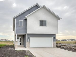 3240 36th Avenue S, Moorhead, MN 56560