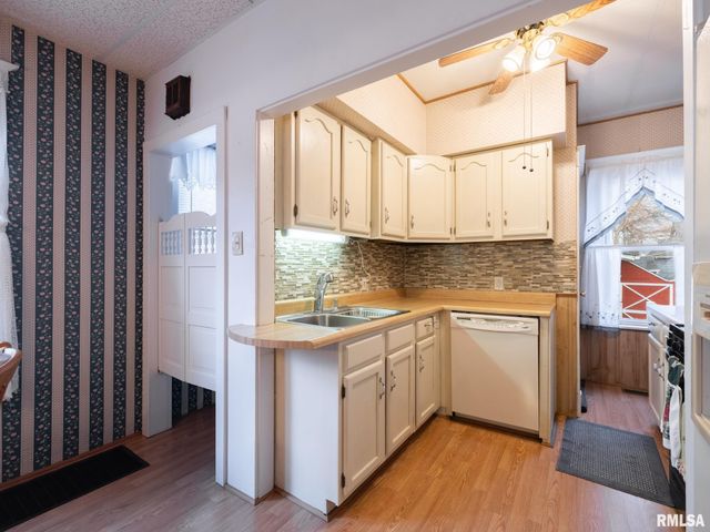 1219 SHERIDAN Road, Peoria, IL 61606