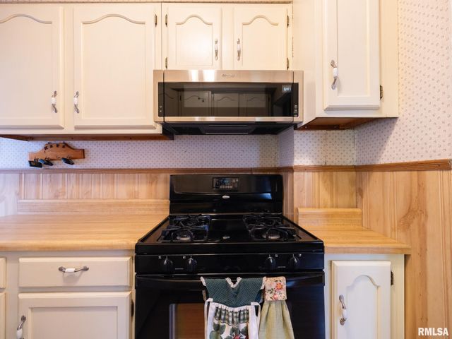 1219 SHERIDAN Road, Peoria, IL 61606