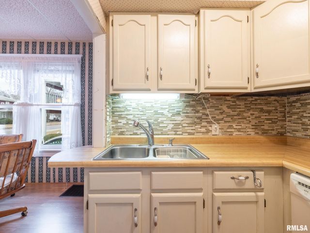 1219 SHERIDAN Road, Peoria, IL 61606