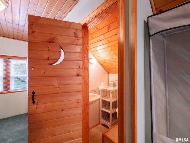 1219 SHERIDAN Road, Peoria, IL 61606