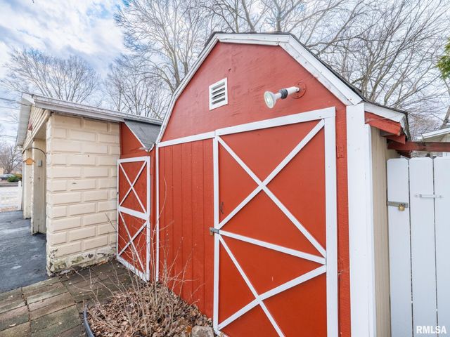 1219 SHERIDAN Road, Peoria, IL 61606