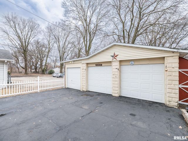 1219 SHERIDAN Road, Peoria, IL 61606