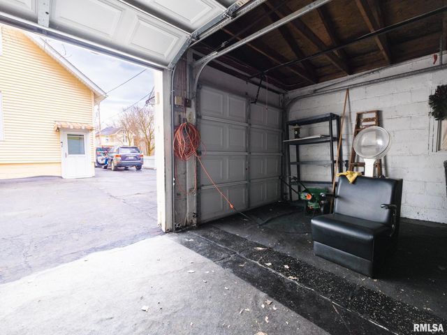 1219 SHERIDAN Road, Peoria, IL 61606