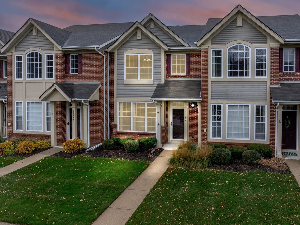 11742 Broadway, Crown Point, IN 46307