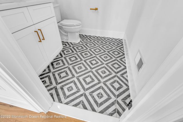 162 Eagle Way, Eatontown, NJ 07724