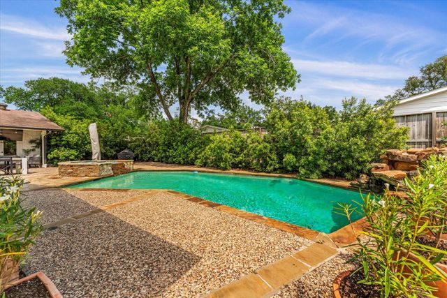 7915 Del Monte Drive, Houston, TX 77063