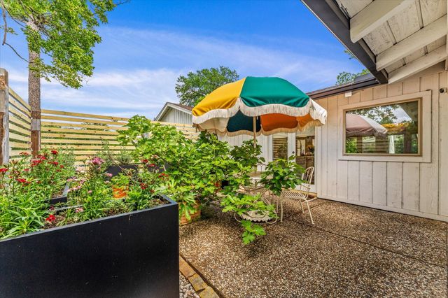 7915 Del Monte Drive, Houston, TX 77063