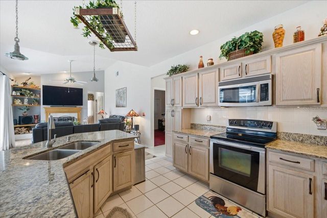 3702 CYPRESS MEADOWS ROAD, Tampa, FL 33624