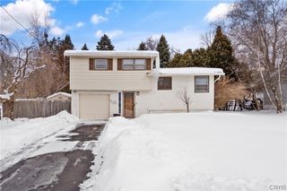 110 Longwood Drive, Salina, NY 13088