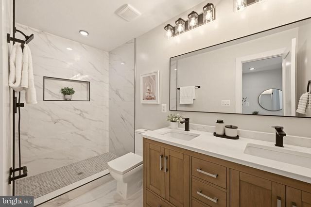 418 ALLISON ST NW, Washington, DC 20011