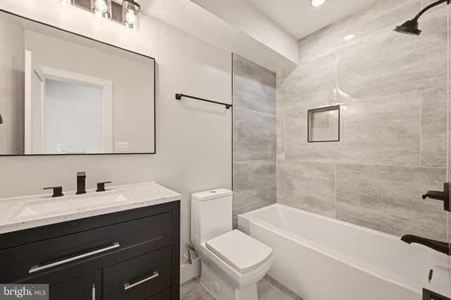 418 ALLISON ST NW, Washington, DC 20011