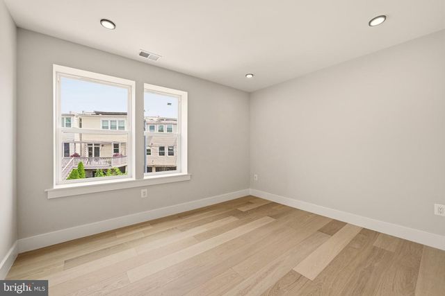 418 ALLISON ST NW, Washington, DC 20011