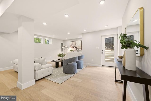 418 ALLISON ST NW, Washington, DC 20011