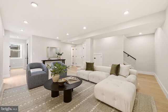 418 ALLISON ST NW, Washington, DC 20011