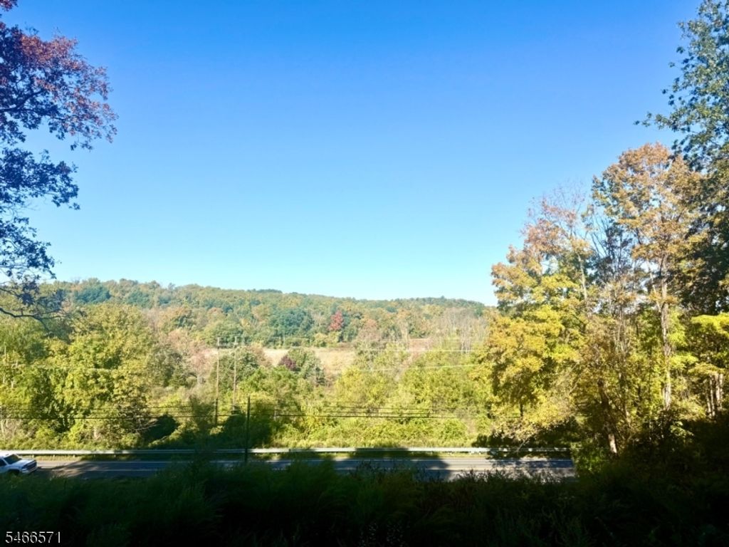 111 Munsonhurst Rd, Franklin Boro, NJ 07416 — photo 3