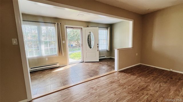 395 Woodbridge Drive 395E, Ridge, NY 11961