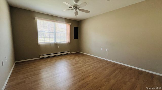 395 Woodbridge Drive 395E, Ridge, NY 11961