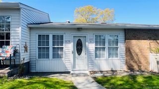 395 Woodbridge Drive 395E, Ridge, NY 11961