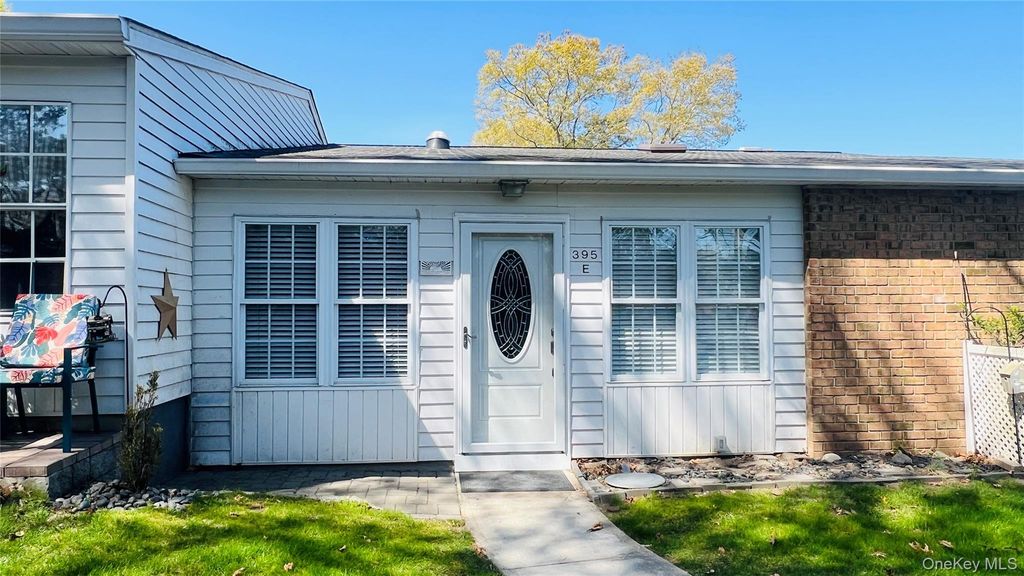 395 Woodbridge Drive 395E, Ridge, NY 11961