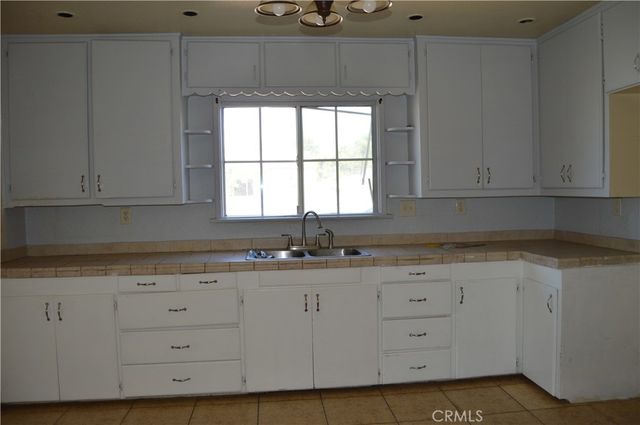 17049 C Street, Victorville, CA 92395