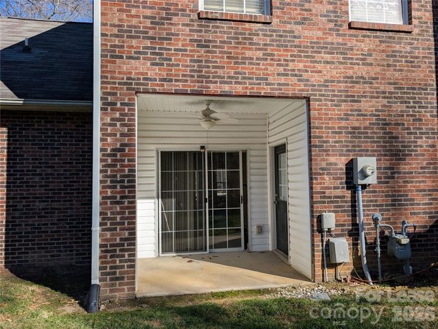 2104 Sardony Lane, Charlotte, NC 28213