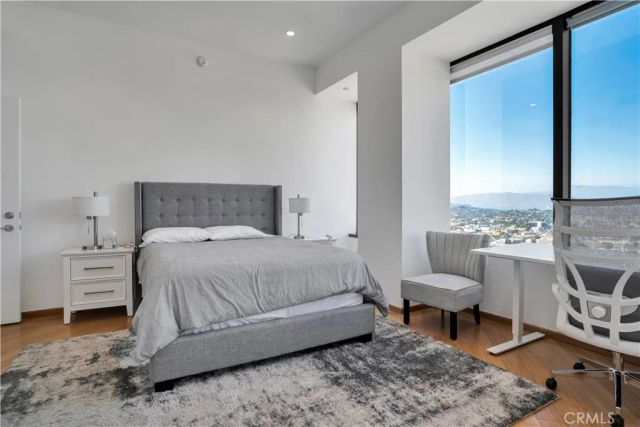 1100 Wilshire Boulevard 3302, Los Angeles, CA 90017