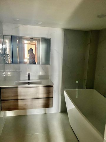 1717 N Bayshore Dr A-1856, Miami, FL 33132