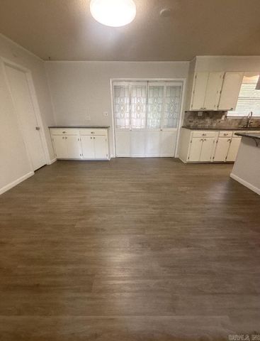 1303 Bert Street, Mena, AR 71953