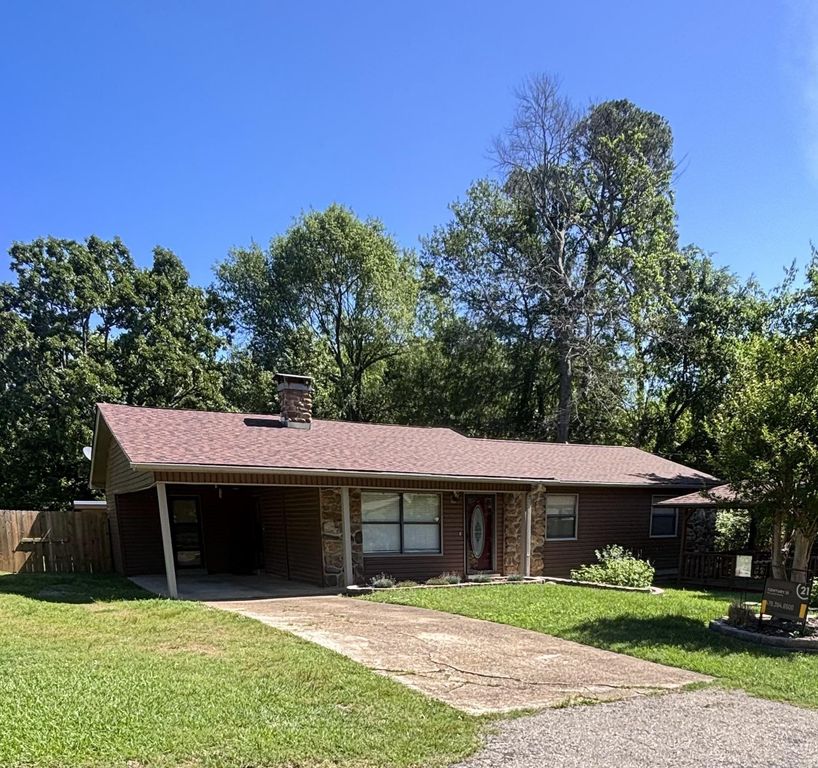 1303 Bert Street, Mena, AR 71953