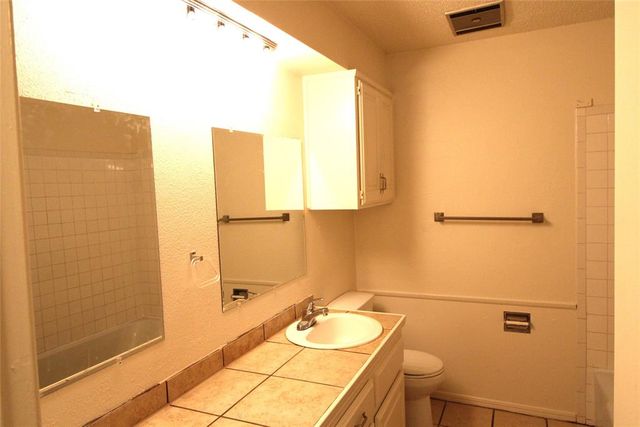 112 NE 12th Street, Moore, OK 73160