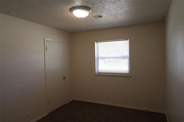 112 NE 12th Street, Moore, OK 73160