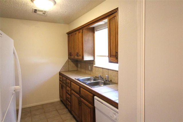 112 NE 12th Street, Moore, OK 73160