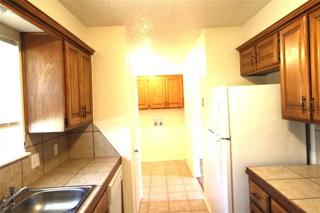 112 NE 12th Street, Moore, OK 73160